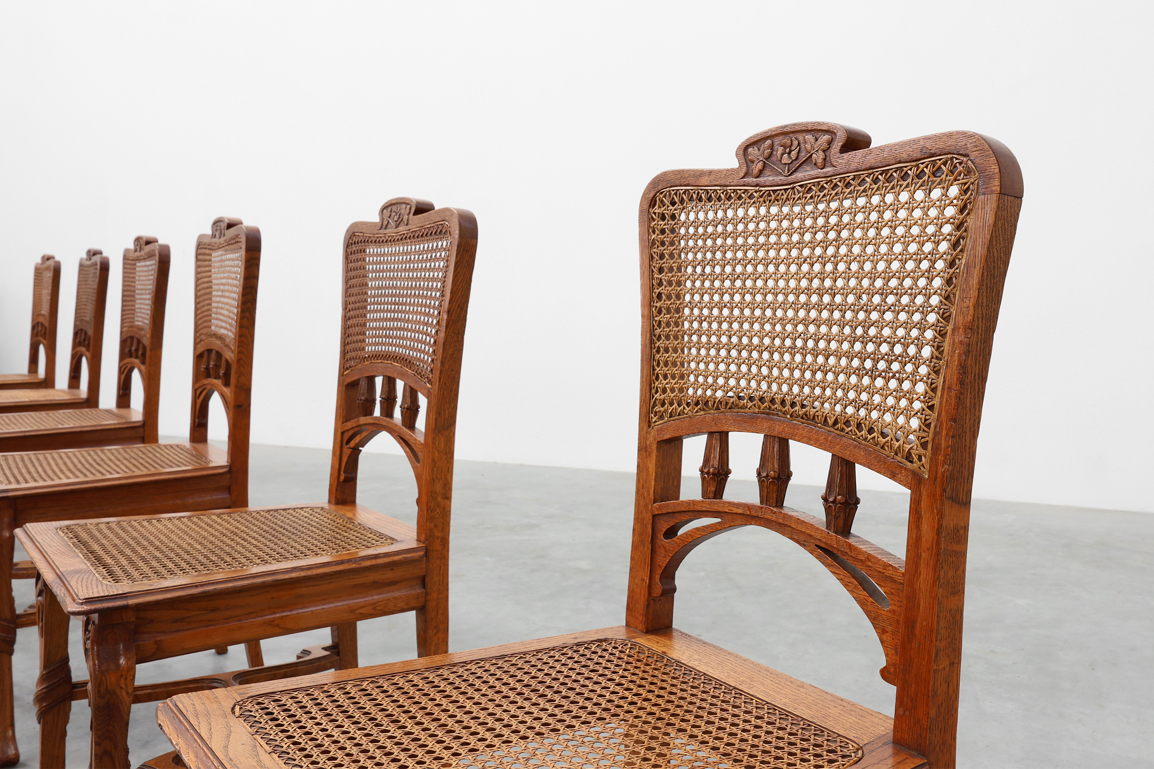 Set of 6 art nouveau dinner chairs in the manner of Victor Horta, Belgium ca. 1910thumbnail